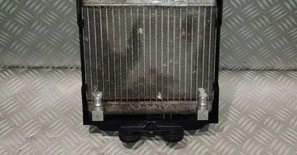 BMW 5 F10 F11 Engine oil radiator 7572542