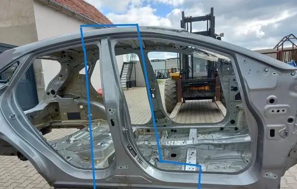 Ford Puma Pillar (middle) 