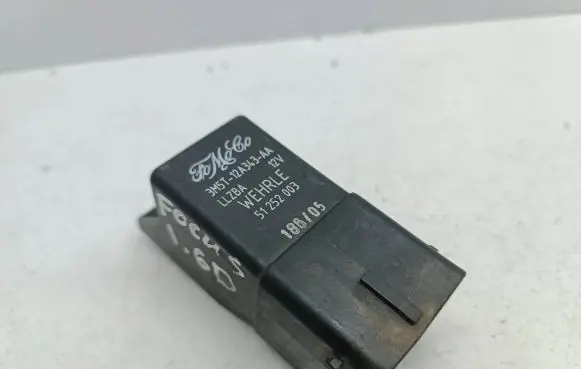 Ford Focus Glow plug pre-heat relay 3M5T12A343AA 51252003