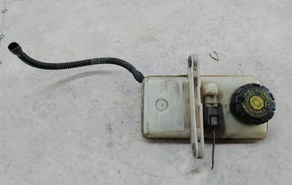 Renault Scenic III - Grand scenic III Brake fluid reservoir 460910004R