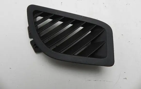 BMW 1 F20 F21 Rear air vent grill 9226011 I5996
