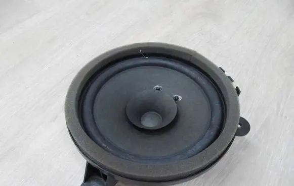 Volvo V50 Front door speaker 30657444 34745
