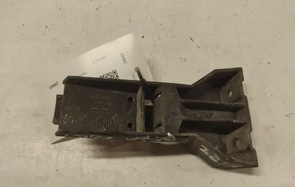 Opel Corsa C Bumper support mounting bracket corner 13167490
