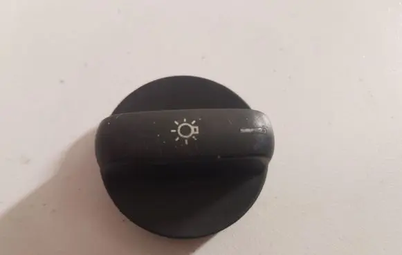 BMW 7 E38 Light switch 8352222