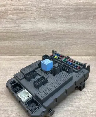 Citroen C5 Fuse module 9645352980