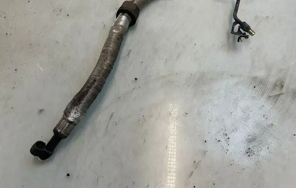 BMW 3 E46 Air conditioning (A/C) pipe/hose 8386000