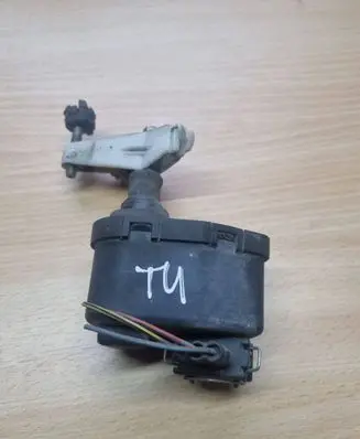 Volkswagen Transporter - Caravelle T4 Headlight level adjustment motor 165941295 00437