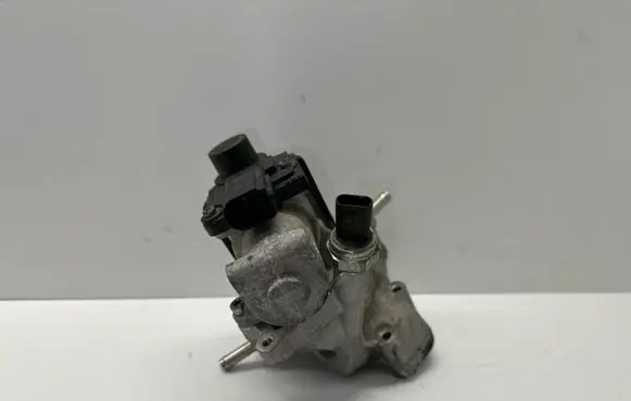 Volkswagen Touareg II EGR valve 057131224K