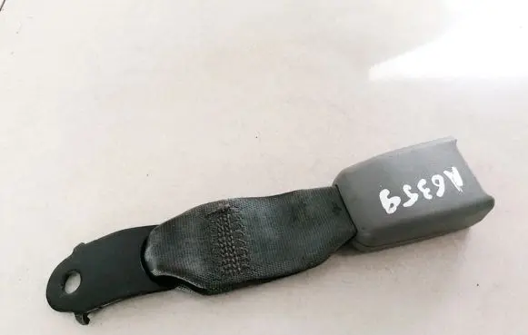 KIA Rio Rear seatbelt buckle