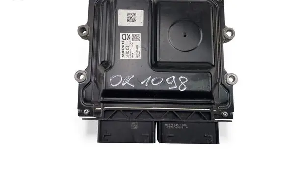 Volvo V70 Engine control unit/module ECU 31452623