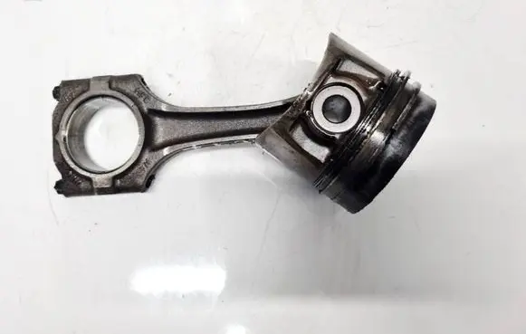Renault Laguna I Piston with connecting rod