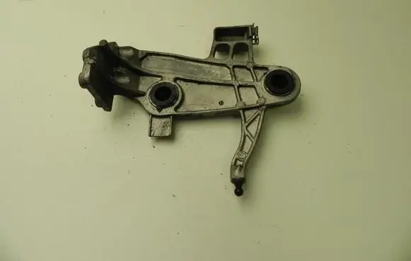 Mercedes-Benz E W212 Engine mounting bracket A6510900041 MB1222