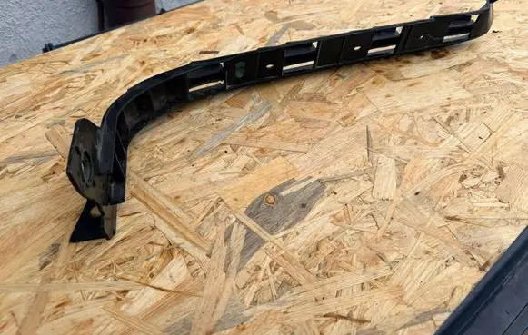 Volkswagen Golf IV Rear bumper mounting bracket 1J9807394