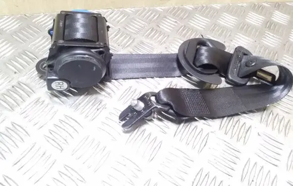 Volkswagen Up Rear seatbelt