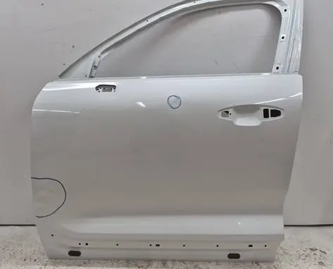 Volvo XC40 Front door