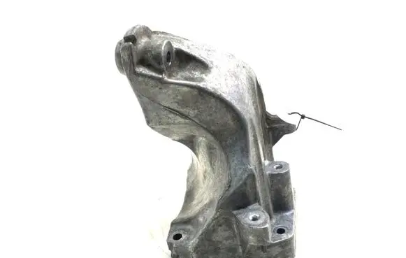 Mercedes-Benz E W212 Engine mounting bracket A6512230004