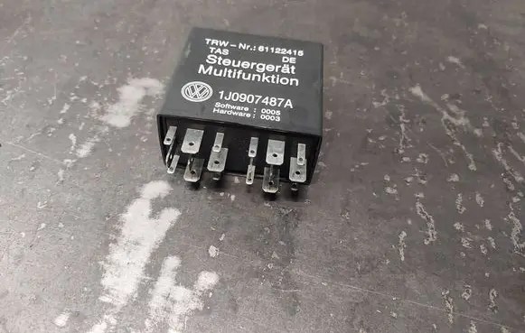 Skoda Superb B5 (3U) Other relay 1J0907487A 61122415 451