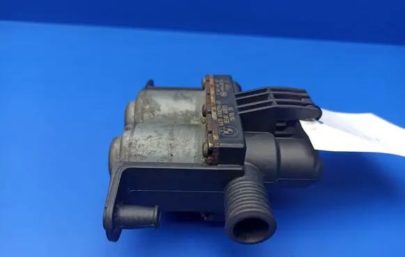 BMW 7 E65 E66 Coolant heater control valve 6908294 1147412167 11611620