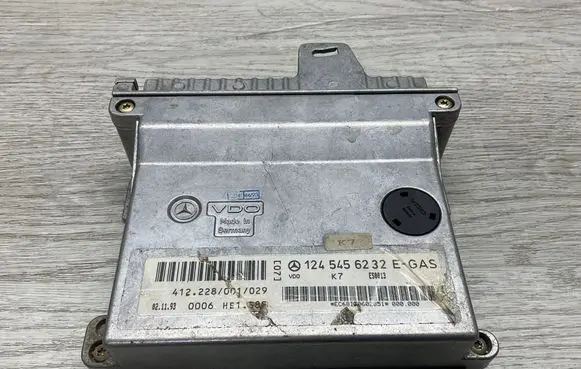 Mercedes-Benz E W124 Engine control unit/module 1245456232