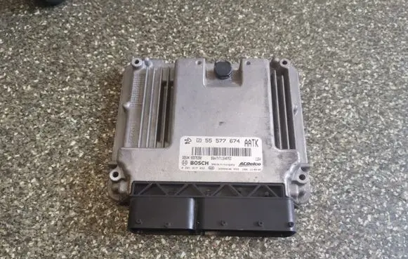 Opel Insignia A Engine control unit/module 55577674 0281017452