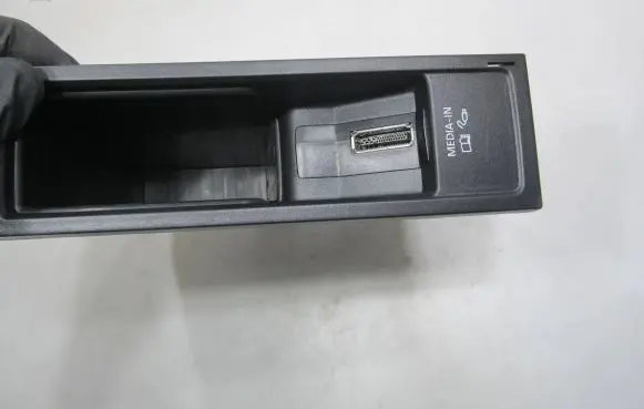 Volkswagen PASSAT B7 USB control unit 5N0035341G 1000003010