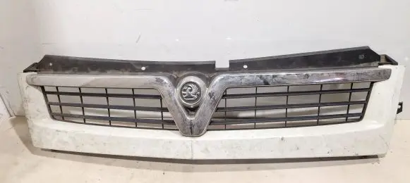 Opel Movano A Front bumper upper radiator grill 8200233759