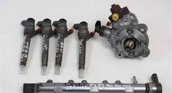 BMW 3 F30 F35 F31 Fuel injection high pressure pump 7798446 8509011