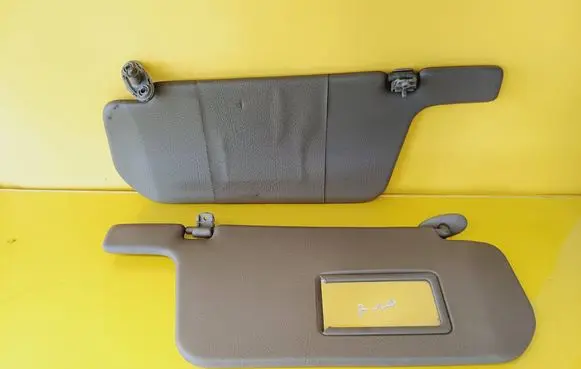 Nissan Primera Sun visor