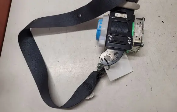 Mazda 6 Front seatbelt 1063728 1052235 1071042