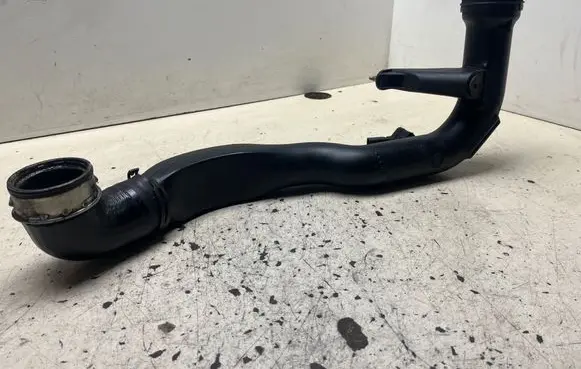 Volkswagen PASSAT B5.5 Intercooler hose/pipe 3B0145762E