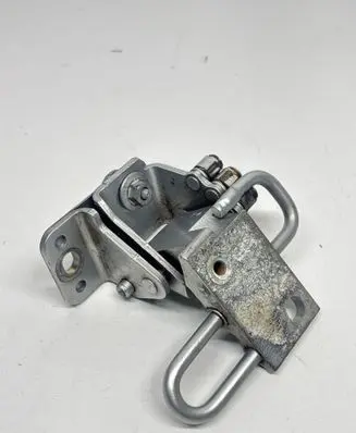 Volkswagen Caddy Front door lower hinge 1T0831412C