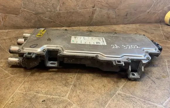 BMW 3 F30 F35 F31 Voltage converter inverter 8674691
