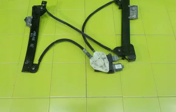 Peugeot RCZ Front door window regulator with motor 9673475880 17AB168