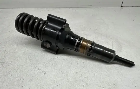 Audi A4 S4 B7 8E 8H Fuel injector 03G130073G 0414720404