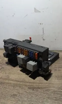 Mercedes-Benz E W211 Fuse module 2115453901