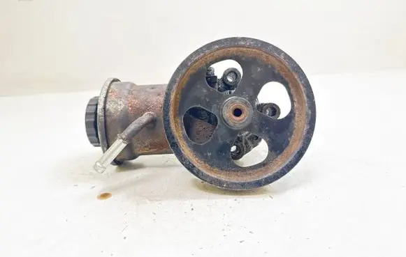 Toyota Avensis T250 Power steering pump