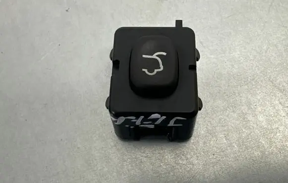 Jeep Grand Cherokee Tailgate opening switch 04602751AA