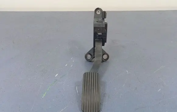 KIA Ceed Accelerator throttle pedal 32700-G4200