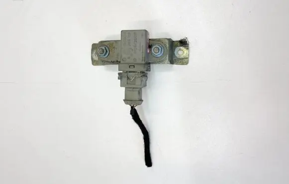 Mercedes-Benz SL R129 ESP acceleration yaw rate sensor 0125420417 A0125420417