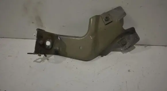 Opel Insignia A Fender mounting bracket