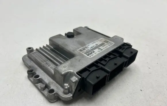 Ford Focus Engine control unit/module 8M5112A650LB 0281011701