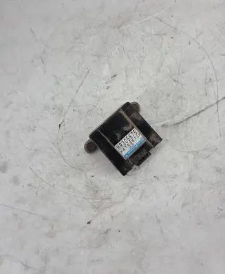 Mitsubishi Pajero Door central lock control unit/module MR305675 X4T63571M
