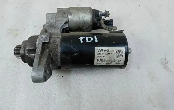 Volkswagen Polo V 6R Starter motor 02Z911023N