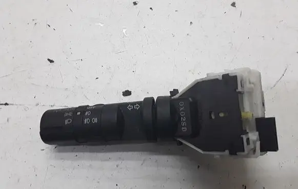 Nissan Qashqai Light switch