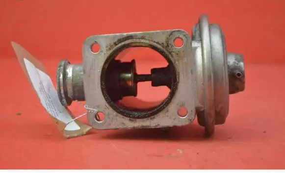 BMW 1 E81 E87 EGR valve 70051200