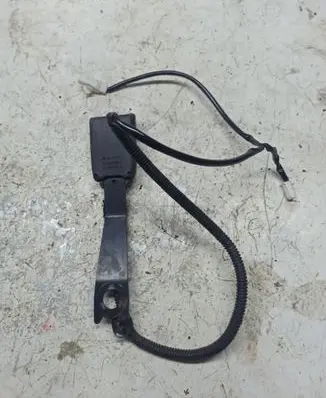 Toyota Corolla Verso AR10 Front seatbelt buckle