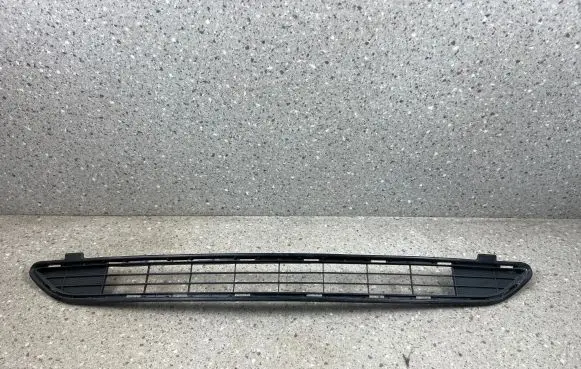 Toyota RAV 4 (XA40) Front bumper lower grill 531120R090