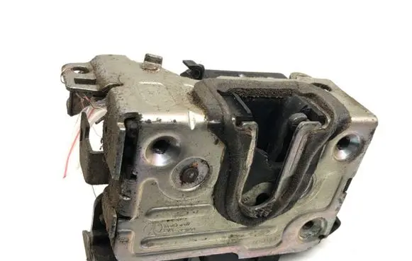 Dacia Duster II Front door lock 