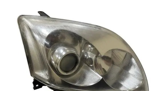 Toyota Avensis T250 Headlight/headlamp