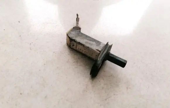 Audi 100 S4 C4 Front door sensor 893947561A